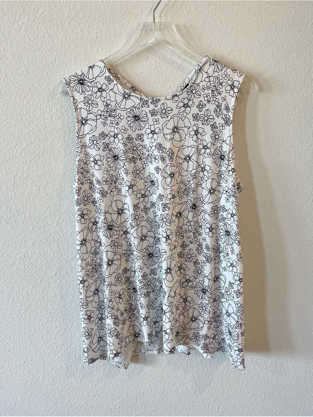 J. Jill Wearever Collection Sleeveless Botanical Print Tank Top White and Black